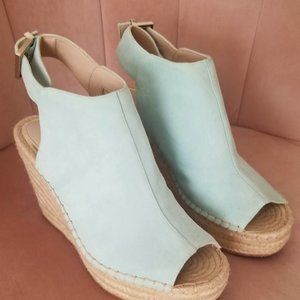 Kenneth cole wedges like new